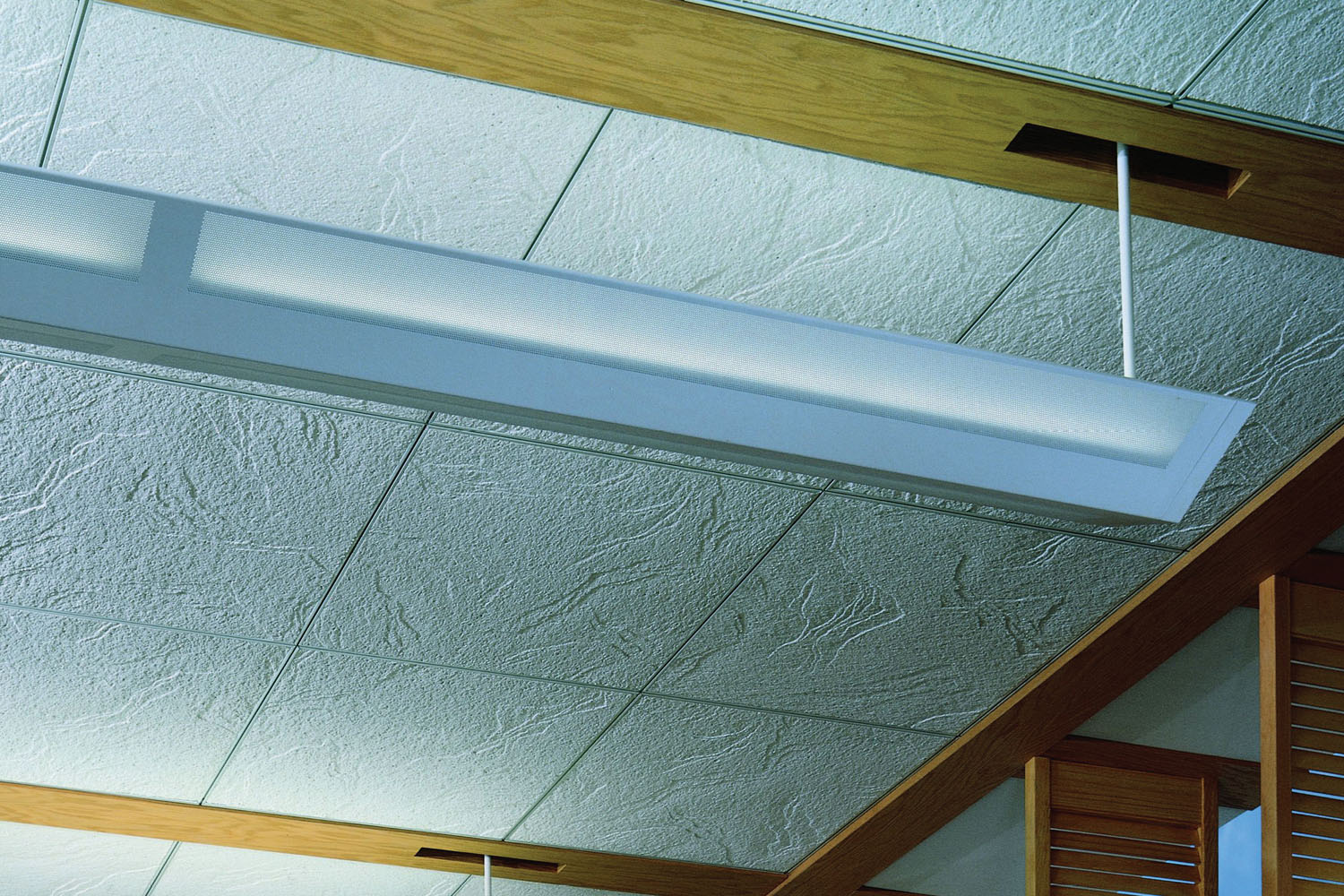 أسقف سانددرفت™ الصوتية