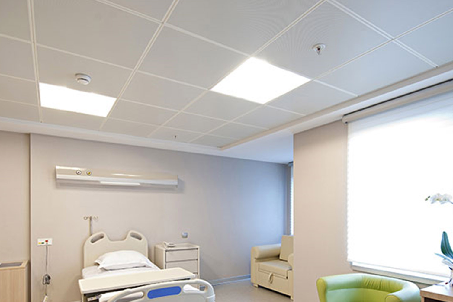 أعمدة شبكة سقف يو إس جي حرف تي